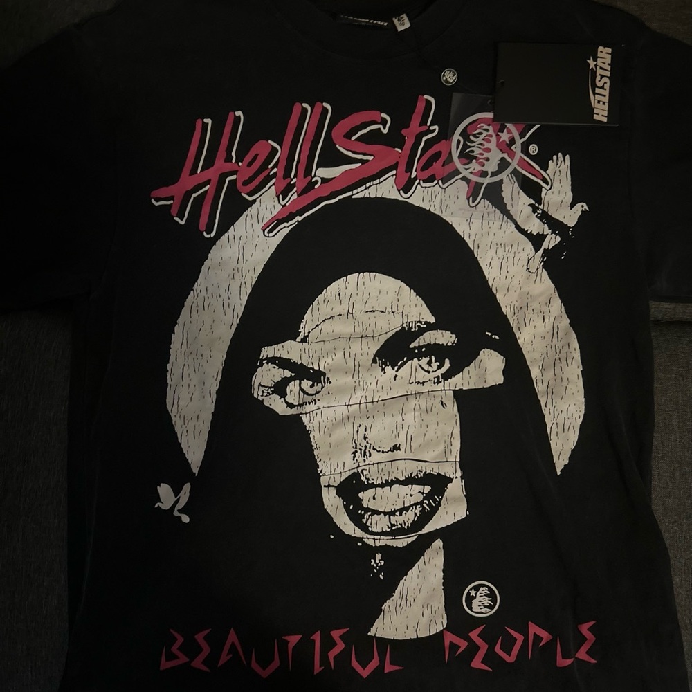 Hellstar beautiful girl T-shirt (M)